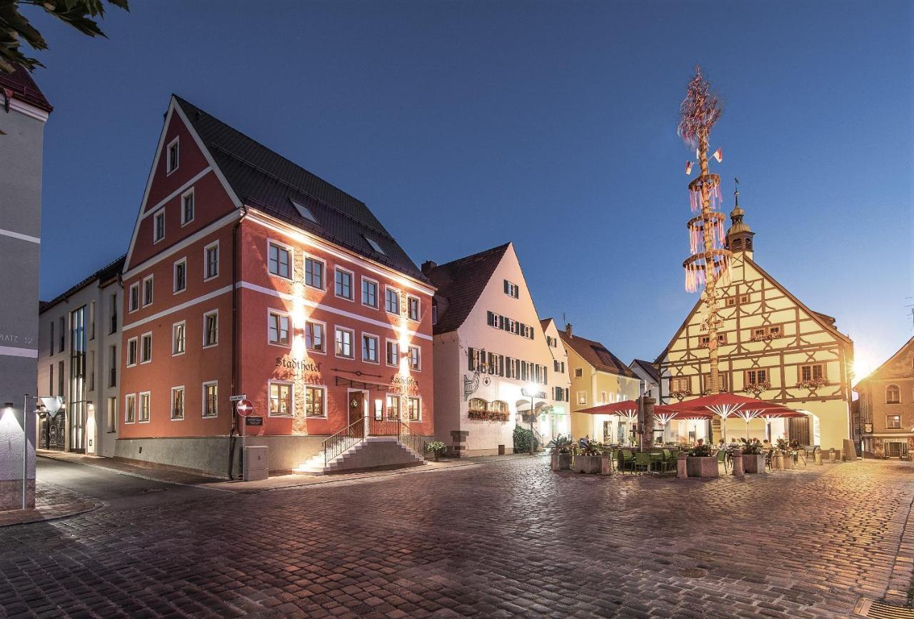 Stadthotel Kachelofen Крумбах Екстер'єр фото