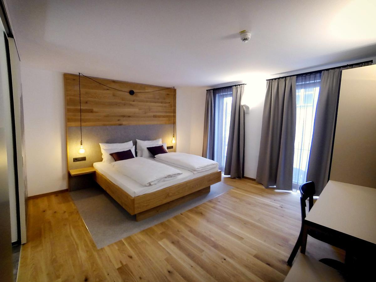 Stadthotel Kachelofen Крумбах Екстер'єр фото